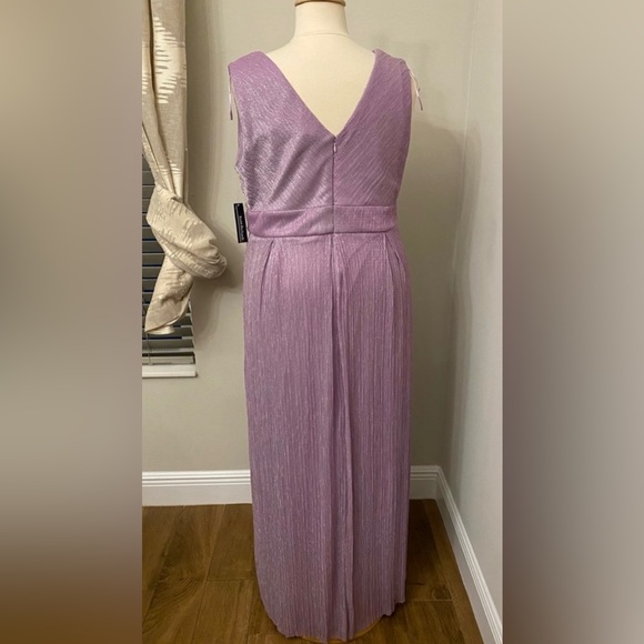 Plus Dress - Picture 6 of 11